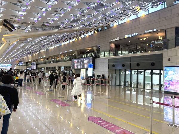 한일 국교정상화 60주년을 기념해 한일 4개 공항에서 6월 한 달간 '한일 전용 입국심사대'를 운영한다.사진은 김포공항 / 송요셉 기자