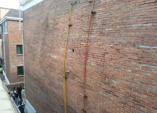 벽면이 부풀었던 수원 다세대주택 [촬영 최종호]