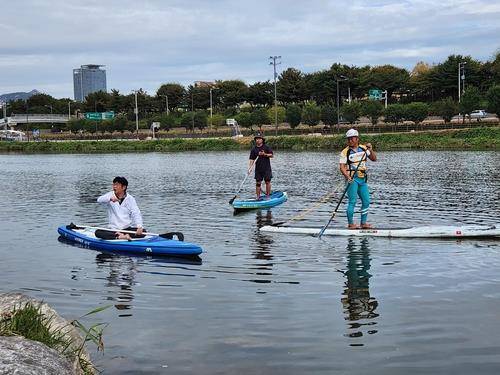 중랑천에서 진행된 점검 및 시험운행 모습 [동대문구 제공. 재판매 및 DB 금지]