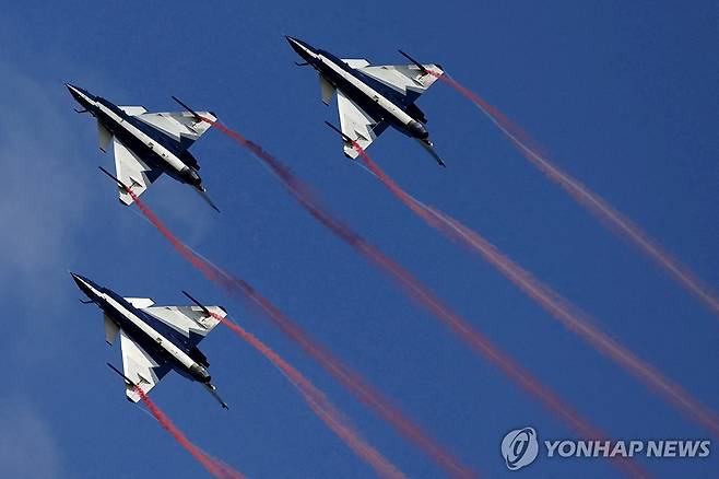 중국 공군 J-10 전투기 [로이터=연합뉴스 자료사진]