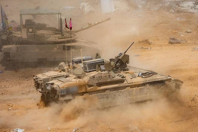가자지구에 전개된 이스라엘군 162사단 탱크 [이스라엘군 제공. 재판매 및 DB 금지]