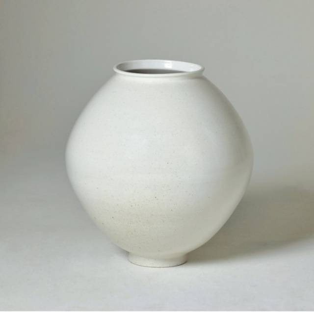 백자대호. 사진출처=전북도립미술관 홈페이지