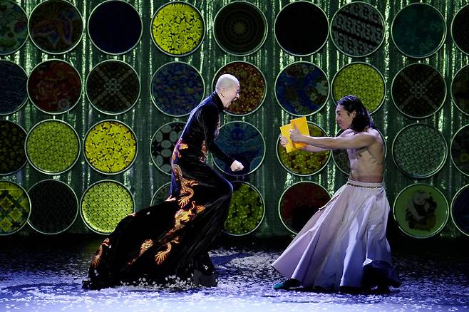 안은미컴퍼니의 신작 ‘동방미래특급’의 한 장면.(사진=안은미컴퍼니, 옥상훈)