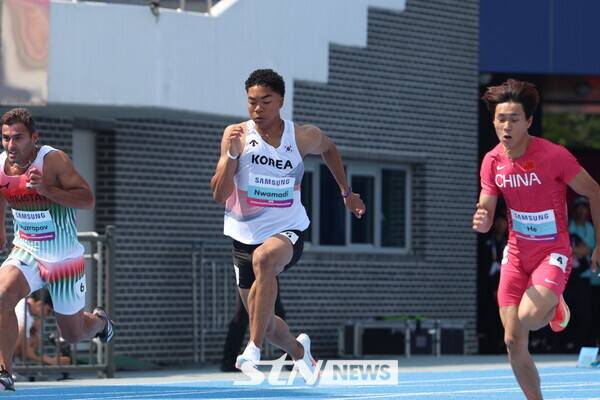 경북 구미시민운동장에서 열린 '2025 구미아시아육상선수권대회' 남자 100m 예선에 출전한 나마디 조엘 진(예천군청). 사진┃강명호 기자