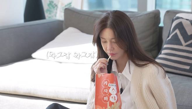 유튜브 〈차예련 chayeryun〉