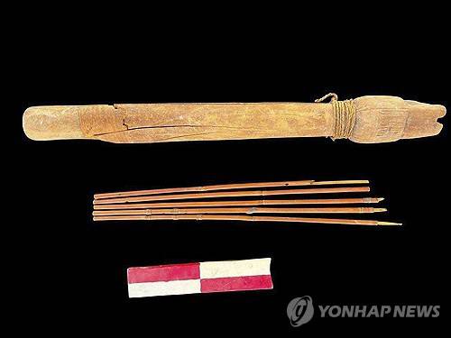 무덤서 출토된 이집트 고대유물. AP 연합뉴스