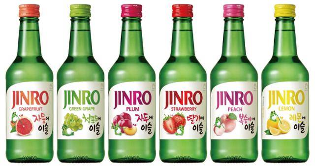 하이트진로가 수출 전용으로 출시한 과일 소주 6종 이미지. 하이트진로 제공