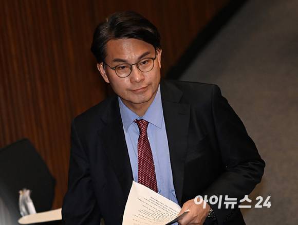 윤상현 국민의힘 의원이 13일 오후 서울 여의도 국회 본회의장에서 열린 제423회 국회(임시회) 제1차 본회의에서 참석하고 있다. [사진=곽영래 기자]