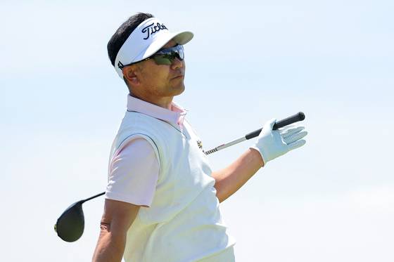 26일(한국시간) 시니어 PGA 챔피언십 최종라운드를 마친 양용은은 “스트레스 없는 지금이 가장 행복하다”고 털어놨다. [AFP=연합뉴스]