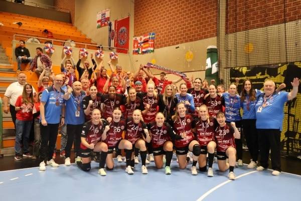 사진 2024-25시즌 독일 여자 핸드볼 분데스리가 3위를 차지한 튀링어 HC, 사진 출처=튀링어 HC