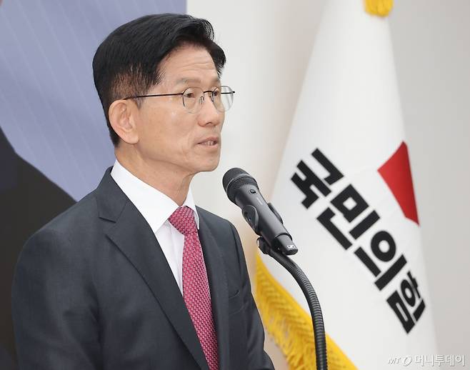 김문수 국민의힘 대통령 후보가 27일 서울 여의도 국민의힘 중앙당사에서 국토 발전 관련 공약발표 기자회견을 하고 있다. (공동취재) 2025.5.27/뉴스1  Copyright (C) 뉴스1. All rights reserved. 무단 전재 및 재배포,  AI학습 이용 금지.