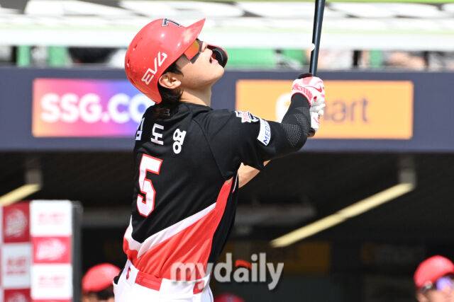 11일 인천 SSG랜더스필드에서 열린 '2025 신한 SOL BANK KBO리그' KIA 타이거즈와 SSG랜더스 경기. KIA 김도영이 3회초 2사 2루에 뜬공 아웃됐다./마이데일리