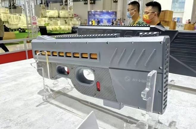 [뉴시스] 중국이 분당 3000발의 탄환을 발사할 수 있는 코일건을 개발해 군사 전문가들 사이에서 화제가 되고 있다. (사진=중국CCTV 캡처) 2025.05.27 *재판매 및 DB 금지