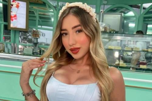 콜롬비아 쿠쿠타에 있는 자택에서 총격을 받고 사망한 인플루언서 마리아 호세 에스투피냔. 에스투피냔 SNS 캡처