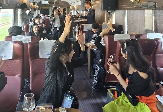 국악와인열차 탄 국악계 리더들 [조직위 제공. 재판매 및 DB금지]