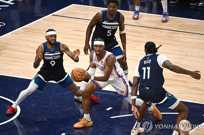 공을 잡고 있는 길저스알렉산더 [EPA=연합뉴스]