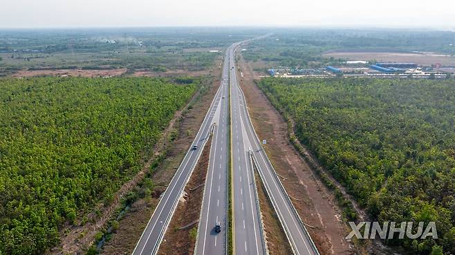 일대일로 사업으로 건설된 캄보디아 고속도로 [신화 연합뉴스 자료사진. 재판매 및 DB 금지]
