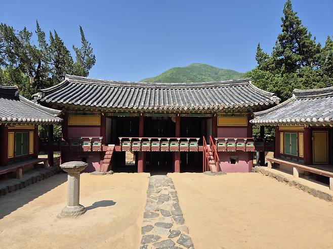 무변루 앞 모습.