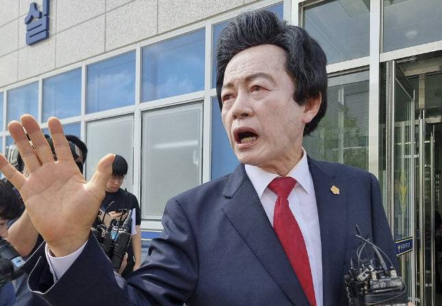 사기와 정치자금법 위반, 준강제추행 등 혐의를 받는 허경영 국가혁명당 명예대표. (사진=연합뉴스)