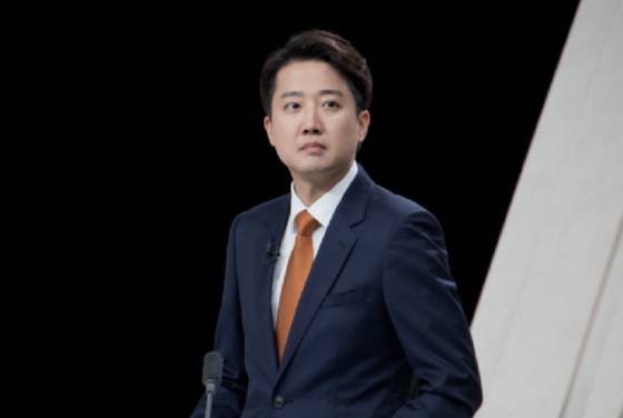 어제(27일) 서울 마포구 상암동 MBC 스튜디오에서 열린 정치 분야 TV토론회에 참석한 이준석 개혁신당 후보. 〈사진=국회사진기자단·연합뉴스〉