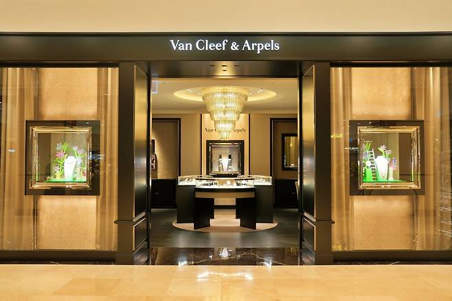 본점 반클리프 아펠 매장 전경.(롯데백화점 제공)