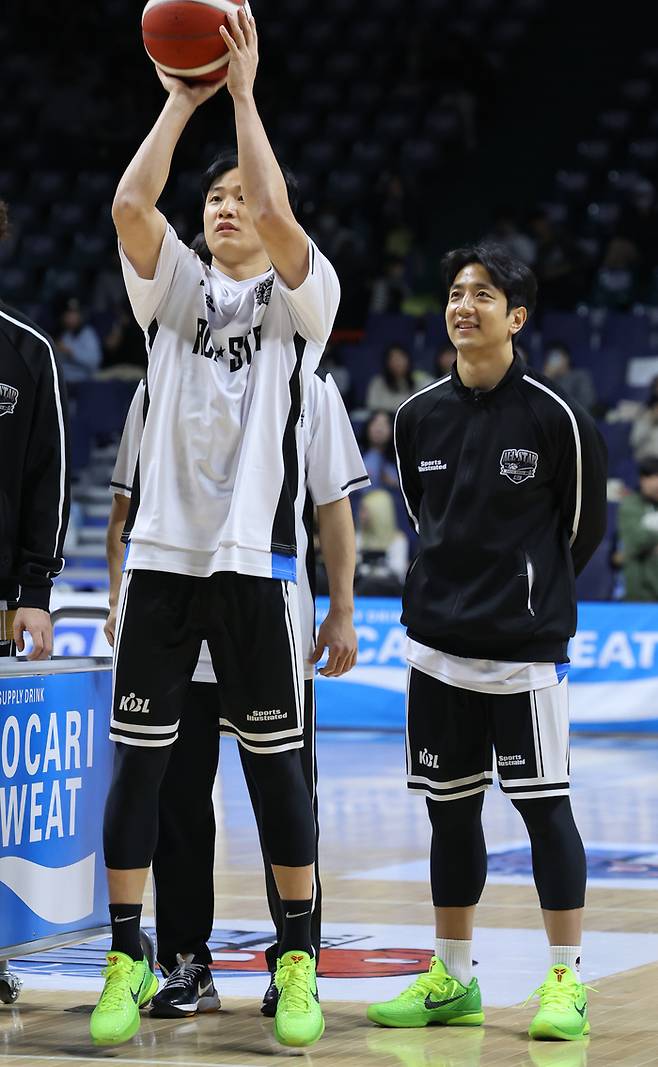 올스타전에서 3점슛 연습하는 허웅, 허훈 형제. 연합뉴스