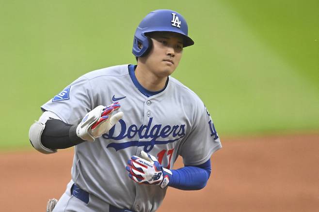 2-0으로 앞선 4회초 투런포를 작렬한 뒤 베이스를 돌고 있는 오타니 쇼헤이. Imagn Images연합뉴스