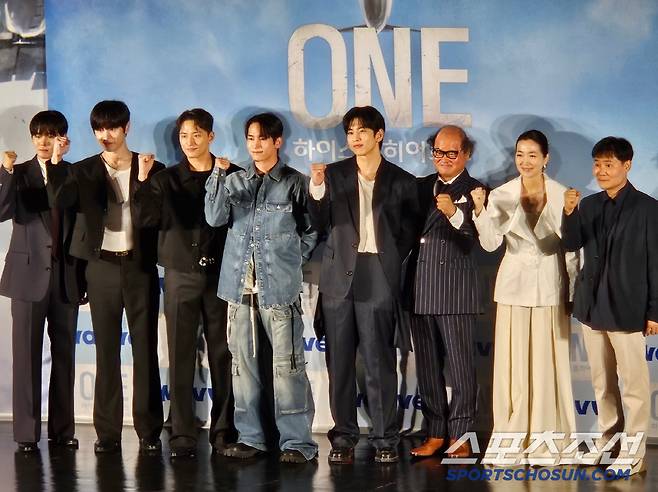 이정하, 김도완, 김상호, 김주령, 유희제, 육준서, 임성균, 이성태 감독(왼쪽부터). 사진=조민정 기자