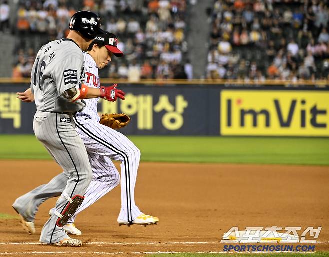 베이스를 향해 가는데...