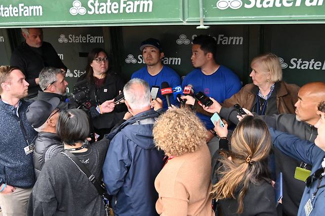 28일(한국시각) 콜로라도전을 앞두고 현지 기자들과 인터뷰를 하고 있는 스즈키 세이야. Imagn Images연합뉴스