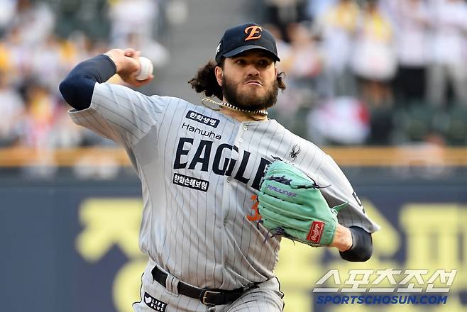 28일 잠실구장에서 열린 LG 트윈스와 한화 이글스의 경기. 한화 폰세가 역투하고 있다. 잠실=박재만 기자 pjm@sportschosun.com/2025.05.28/