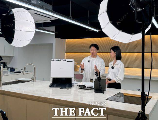 라이브커머스 매칭 라이브 방송 진행 모습. /부천시