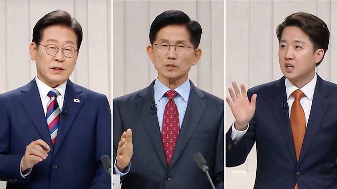 27일 중앙선거방송토론위원회가 주관한 대선 후보자 3차 TV토론회에서 각 당 대선 후보들이 정치 양극화 해소 방안과 정치 개혁, 개헌, 외교·안보 정책 등을 놓고 공방을 벌였다. 왼쪽부터 더불어민주당 이재명, 국민의힘 김문수, 개혁신당 이준석 후보. 채널A 화면 캡처