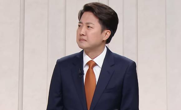 이준석 개혁신당 대선 후보가 지난 27일 대선 후보 TV 토론회에서 발언하고 있다. [사진=SBS뉴스 캡쳐]