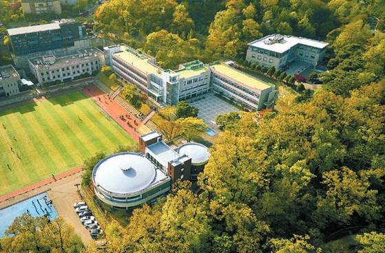 고려사이버대는 고려대학교와 함께 고려중앙학원에 소속된 4년제 고등교육기관으로, 지난 2001년 개교한 이래로 지속해서 학문적 경쟁력을 강화해왔다. 특히 직장인과 성인 학습자에게 최적화된 교육 모델을 제시하고 있다. [사진 고려사이버대]