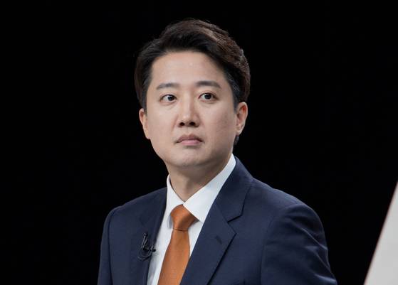 이준석 개혁신당 대선 후보가 지난 27일 서울 마포구 상암동 MBC 스튜디오에서 진행된 정치 분야 TV토론회에 참석해 있다. 국회사진기자단