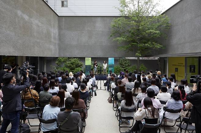 에스제이그룹 LCDC SEOUL과 박정민 출판사 무제가 북토크쇼를 성료했다.