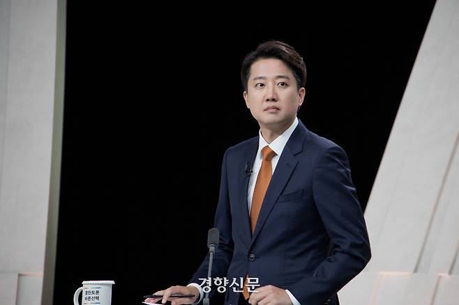 이준석 개혁신당 대선 후보가 지난 27일 서울 상암동 MBC에서 열린 대선 후보 3차 TV토론회에 참석한 모습이다. 국회사진기자단
