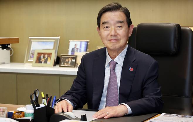 김윤 한일경제협회장. [이승환 기자]