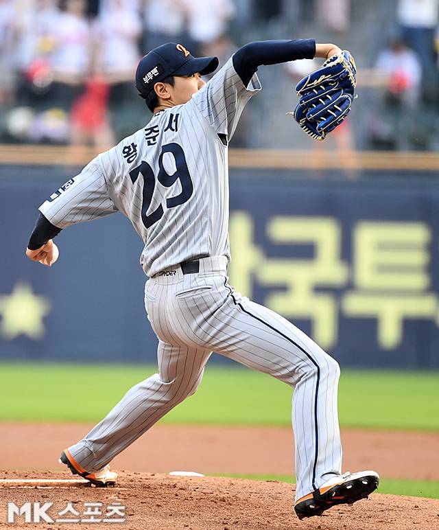 황준서가 27일 잠실 LG전에서 공을 뿌리고 있다. 사진(잠실 서울)=천정환 기자