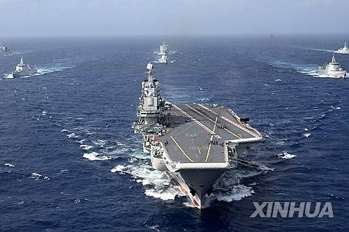 중국 랴오닝함 전단 [신화 연합뉴스 자료사진]