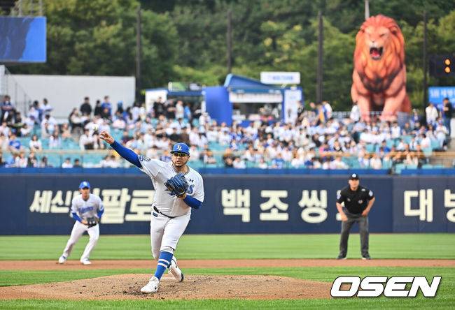 [OSEN=대구, 이석우 기자] 27일 대구삼성라이온즈파크에서 2025 신한 SOL 뱅크 KBO 리그 삼성 라이온즈와 롯데 자이언츠의 경기가 열렸다. 홈팀 삼성은 후라도가, 방문팀 롯데는 감보아가 선발 출전했다. 삼성 라이온즈 선발 투수 후라도가 역투하고 있다. 2025.05.27 / foto0307@osen.co.kr