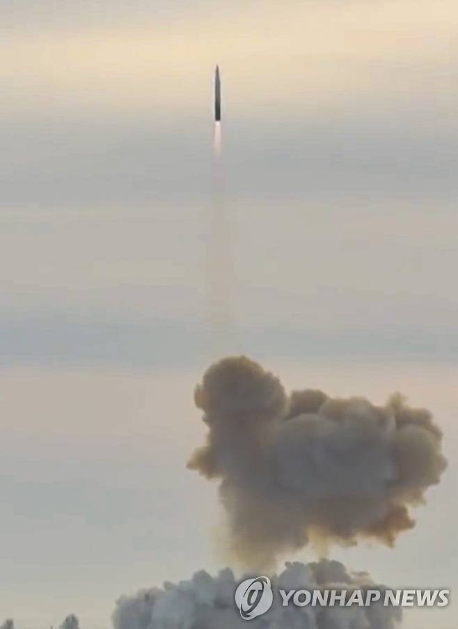 러시아의 아방가르드 극초음속 미사일 시험발사 장면 [EPA 연합뉴스 자료사진. 재판매 및 DB 금지]