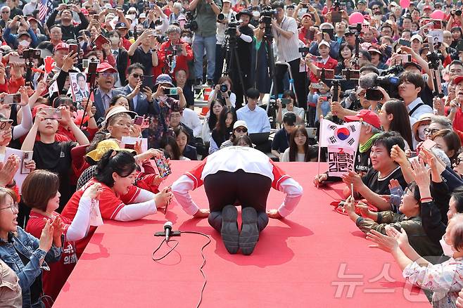 제21대 대통령 선거 사전투표 첫 날인 29일 김문수 국민의힘 대통령 후보가 인천 중구 자유공원에서 유세를 하고 있다. (공동취재) 2025.5.29/뉴스1 ⓒ News1 김민지 기자