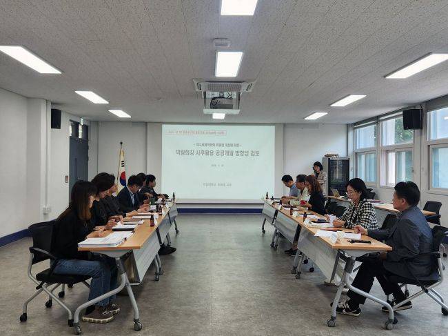 여수시는 지난 27일 여수광양항만공사에서 '여수세계박람회장 마스터플랜 수립용역'과 관련, 지역사회 다양한 여론을 수렴하기 위해 시민단체와 간담회를 개최했다. 여수시 제공