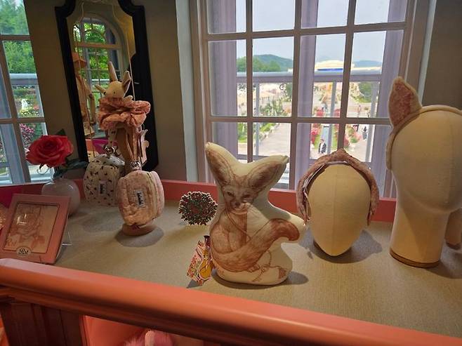 에버랜드 로즈가든에 위치한 굿즈샵.ⓒ임채현 기자