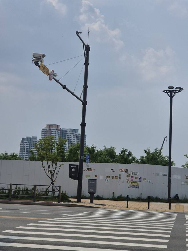 어제 걸려있던 일찍 현수막 내려갔네요