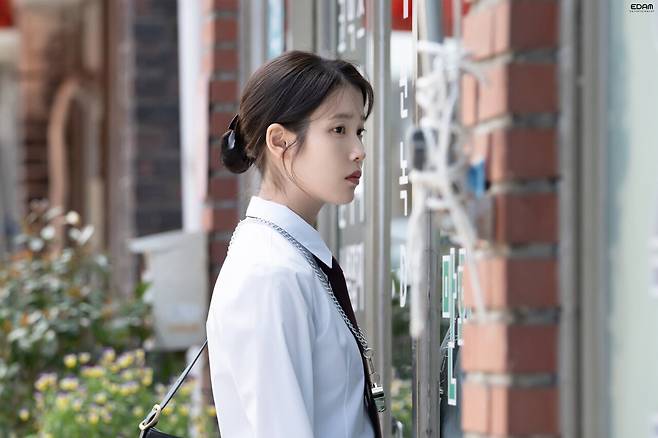 아이유 네버엔딩스토리 뮤비촬영 비하인드 사진jpg