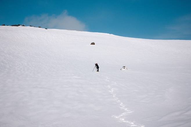 빛의 벙커 ‘서귀’ 전시 제작 과정 이미지(장민승 작가 제공)