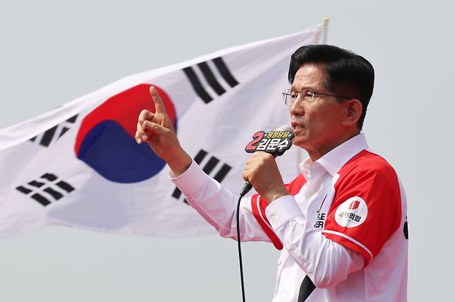 김문수 국민의힘 대선 후보가 29일 인천 중구 자유공원에서 유세를 하고 있다. 공동취재단